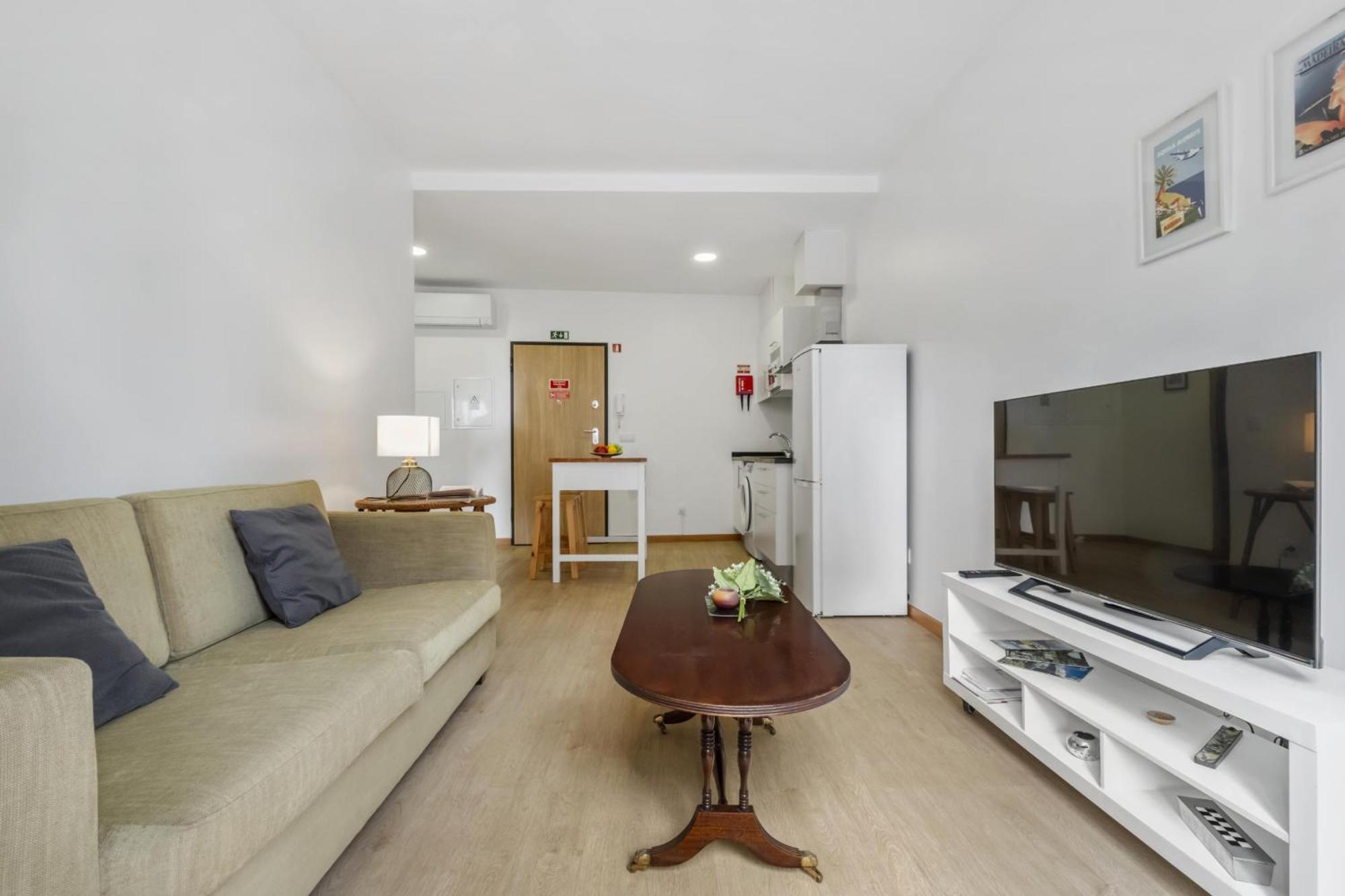 Ribeira Das Casas Apartments By Madeira Sun Travel フンシャル エクステリア 写真